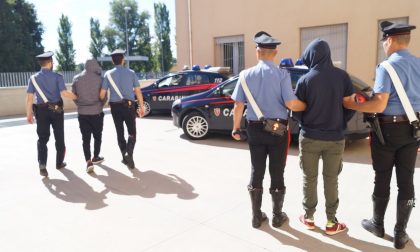 Rubano abbigliamento e calzature, arrestati due marocchini