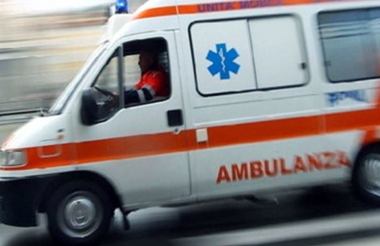 Si rovescia con il trattore, grave un 49enne