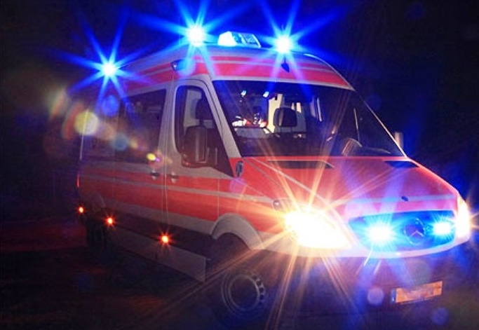 Auto nel fossato: muore il conducente