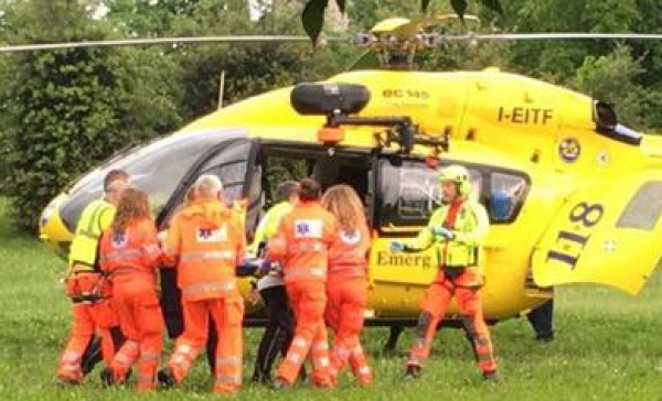 Frontale tra auto e moto a Vallese di Oppeano, grave una persona