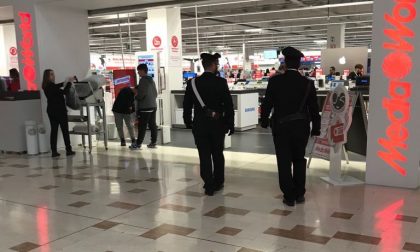 Due trentenni sorpresi a rubare alla MediaWorld