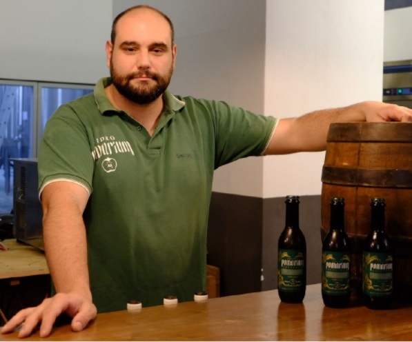 Enrico, lo scienziato che produce il sidro di mele