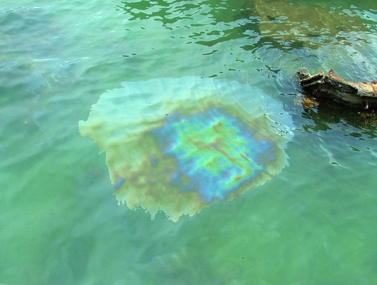 Isola della Scala, sversati idrocarburi nel Tartarello