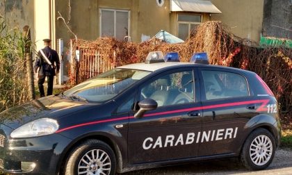 Prova a darsi fuoco, salvato dai Carabinieri