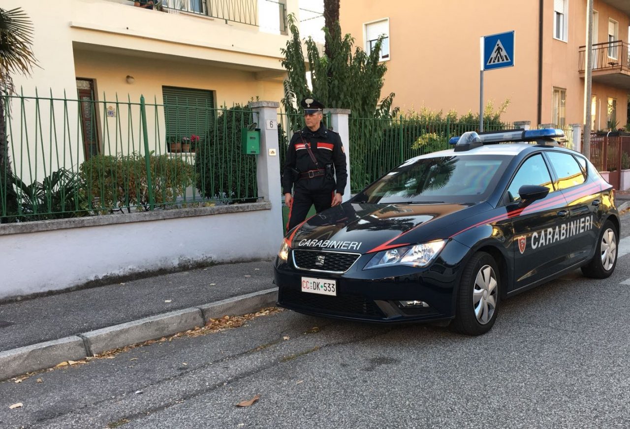 Scrive su Facebook con intenti suicidi: lo fermano i Carabinieri