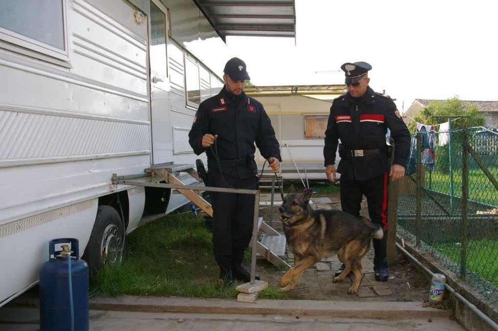 Carabina detenuta illecitamente in roulotte