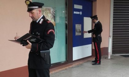 Sommacampagna, tentano di far saltare il bancomat