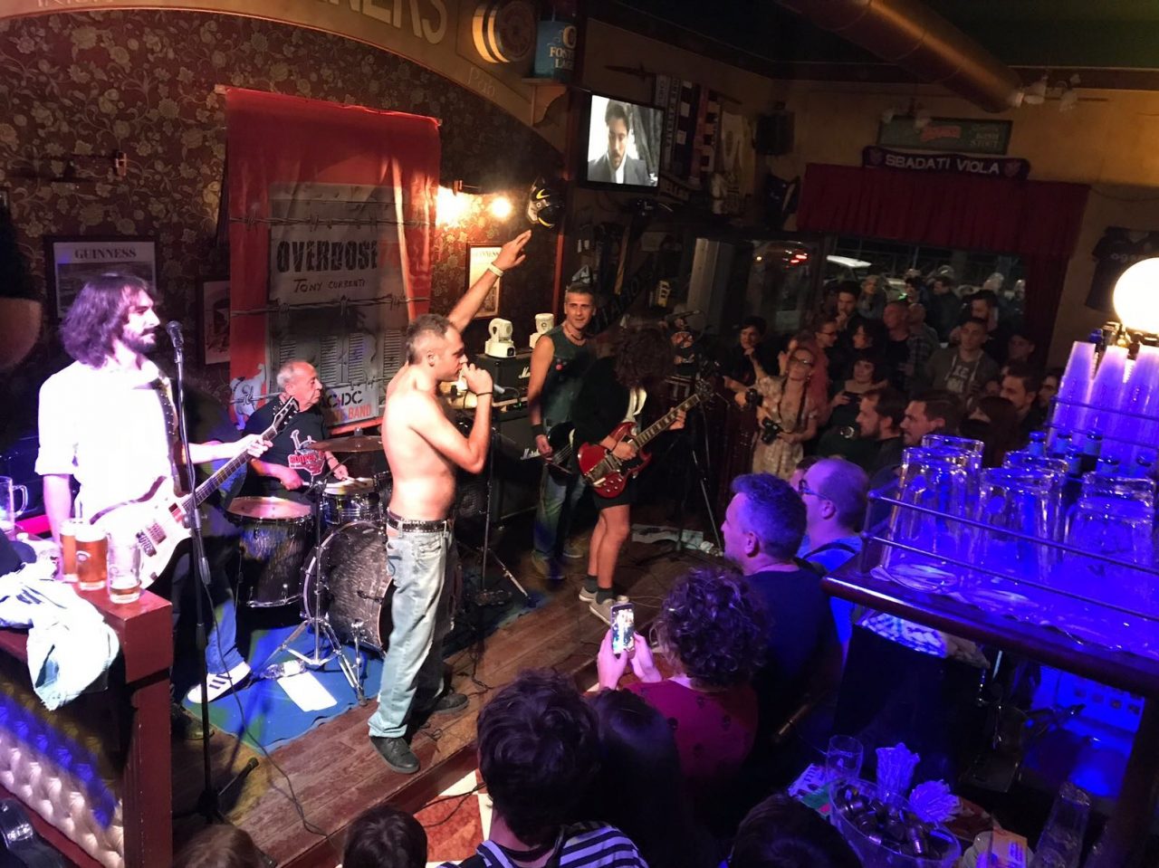 Tony Currenti, la prima anima ritmica degli AC/ DC a Villafranca