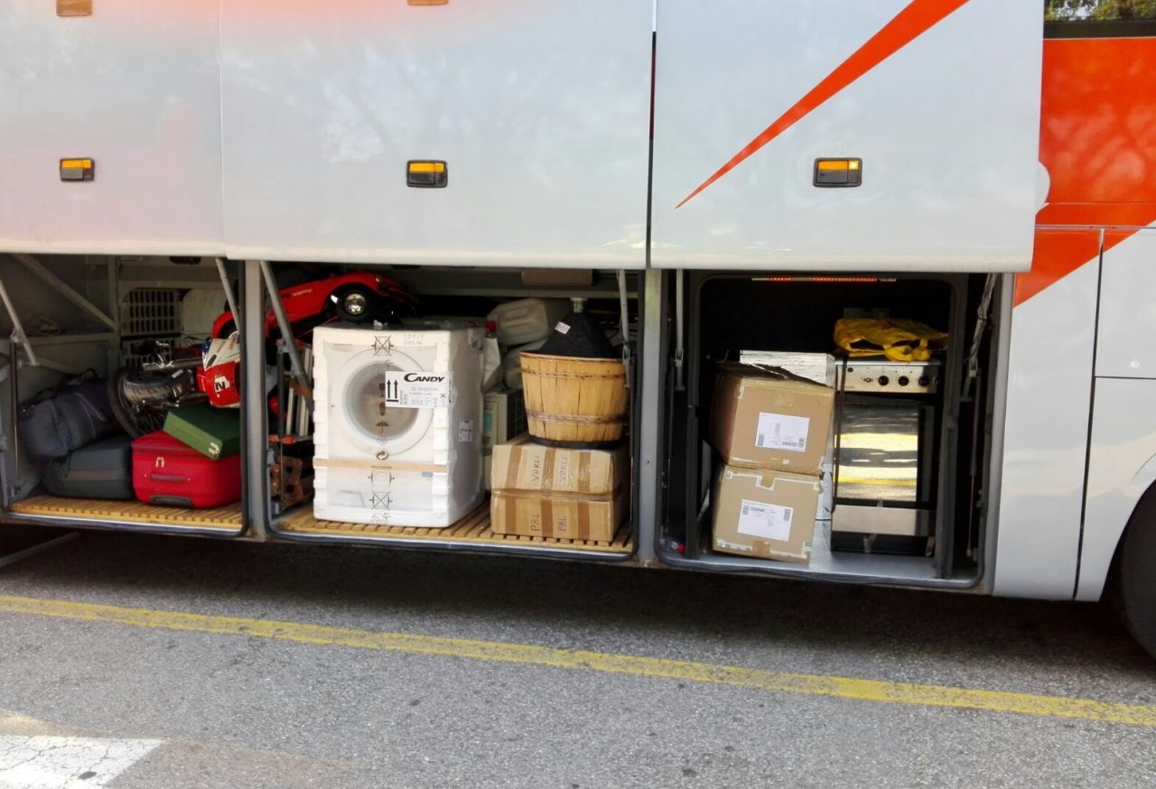 Trasporto di merci abusivo, fermato un bus a Verona