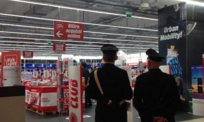 Tenta di rubare da Adigeo, arrestato 38enne