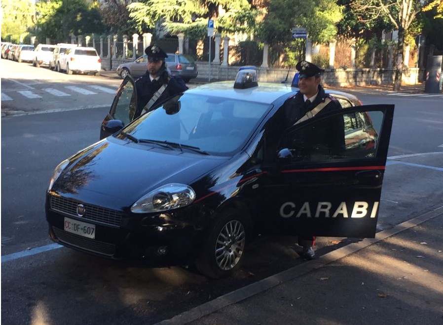 Impiegata saccheggiava da mesi la collega