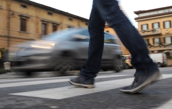 Due pedoni investiti di fronte al bar Europa