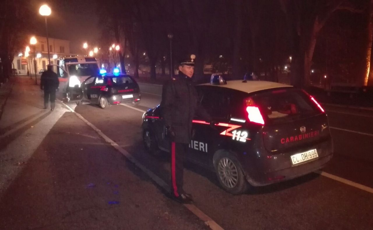 Legnago, extracomunitari si scagliano contro i carabinieri