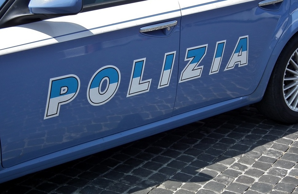 Capodanno, marocchino picchia un poliziotto