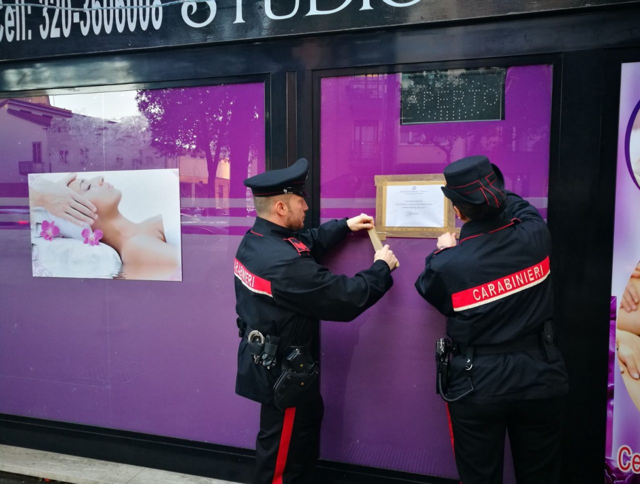 Centro massaggi a luci rosse, arrestate due cinesi