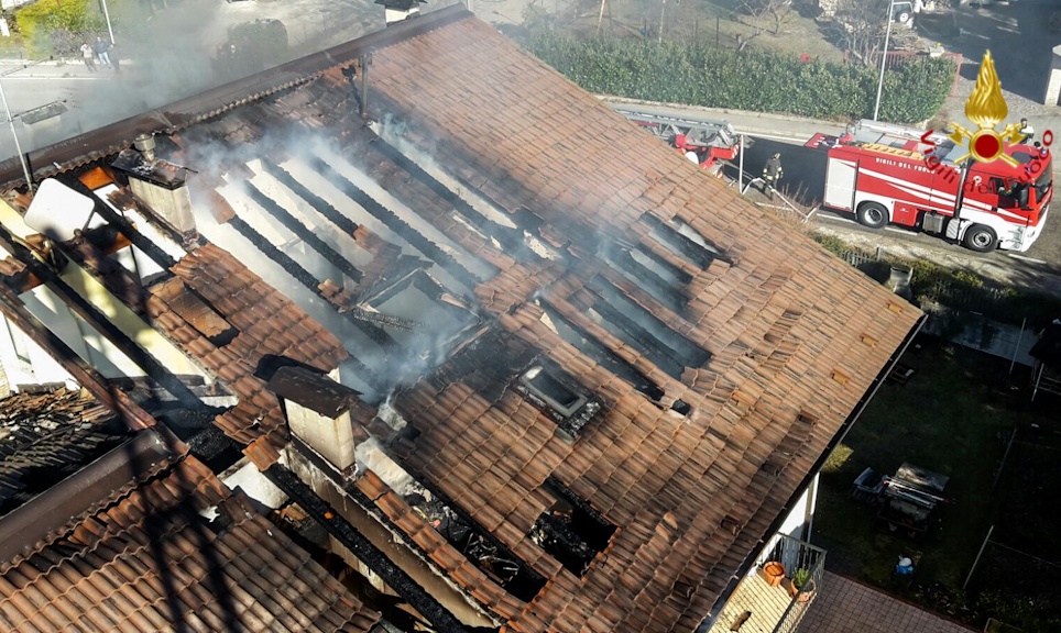 Palazzina a fuoco, paura a Roveré