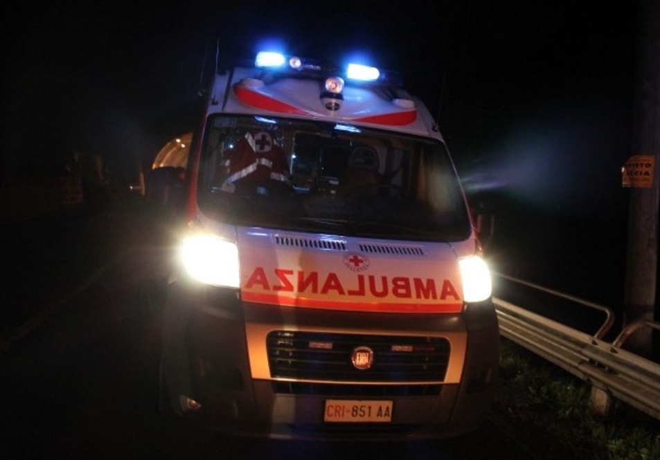 Vigasio, auto si ribalta e finisce nel fosso
