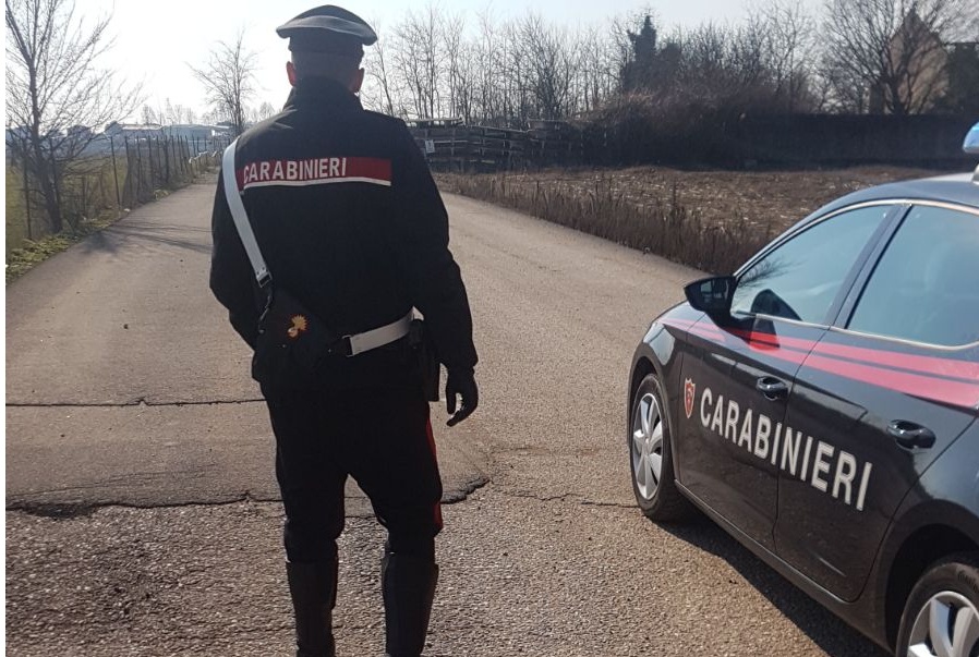 Nel casolare abbandonato con la droga: preso