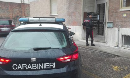 Rapina con botte e pugni, presi dai Carabinieri