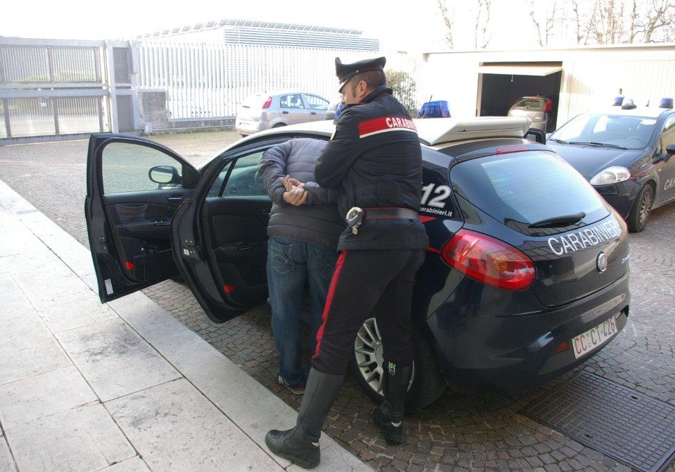 Rubavano gasolio: arrestate tre persone