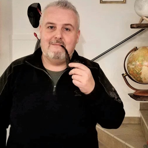 Rudi Reggiani e l’eleganza della pipa