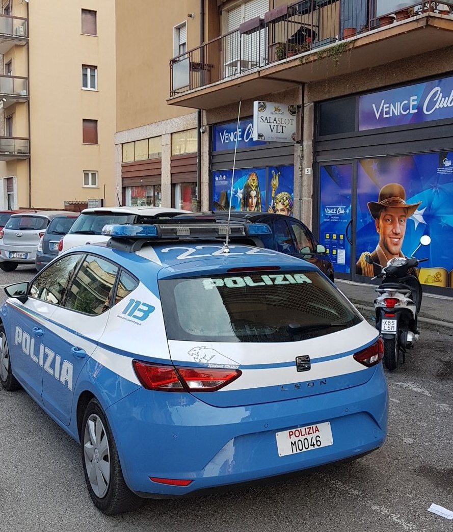 Tenta una rapina armato di pistola, arrestato