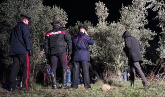 Donna fatta a pezzi i Ris a casa del compagno