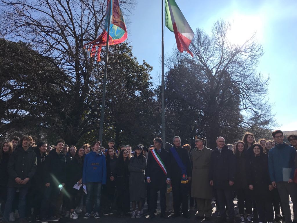 Costituzione, inno e bandiera: la giornata dell’unità nazionale in Bra con gli studenti
