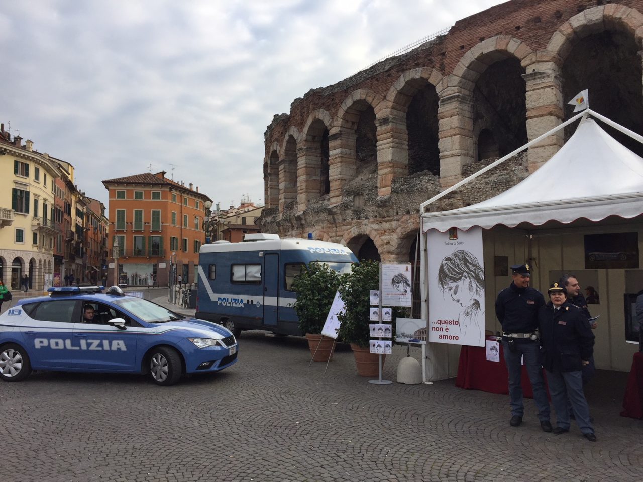 Questo non è amore, la campagna della polizia arriva a Verona