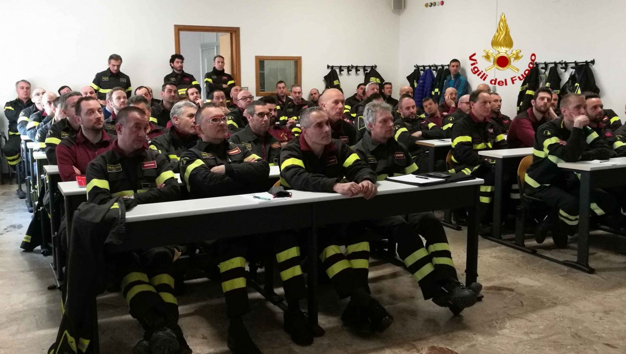 I vigili del fuoco si aggiornano sugli interventi stradali – VIDEO e GALLERY