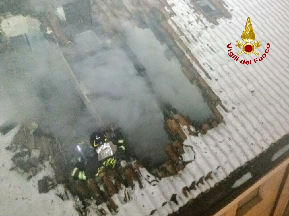 INCENDIO A VILLAFRANCA NELLA NOTTE