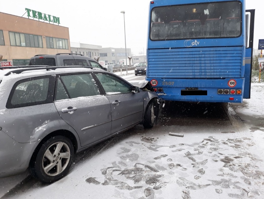 Maltempo, primi incidenti sulle strade