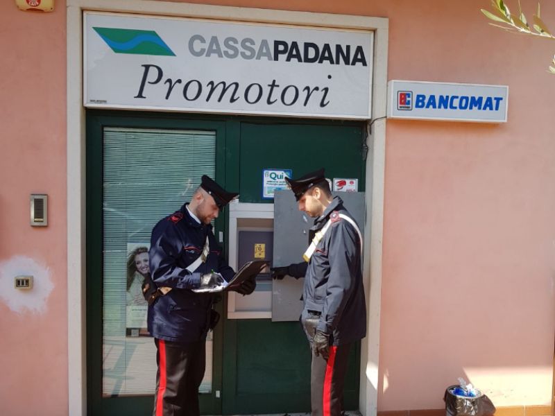 Boato nella notte, fatto esplodere lo sportello bancomat
