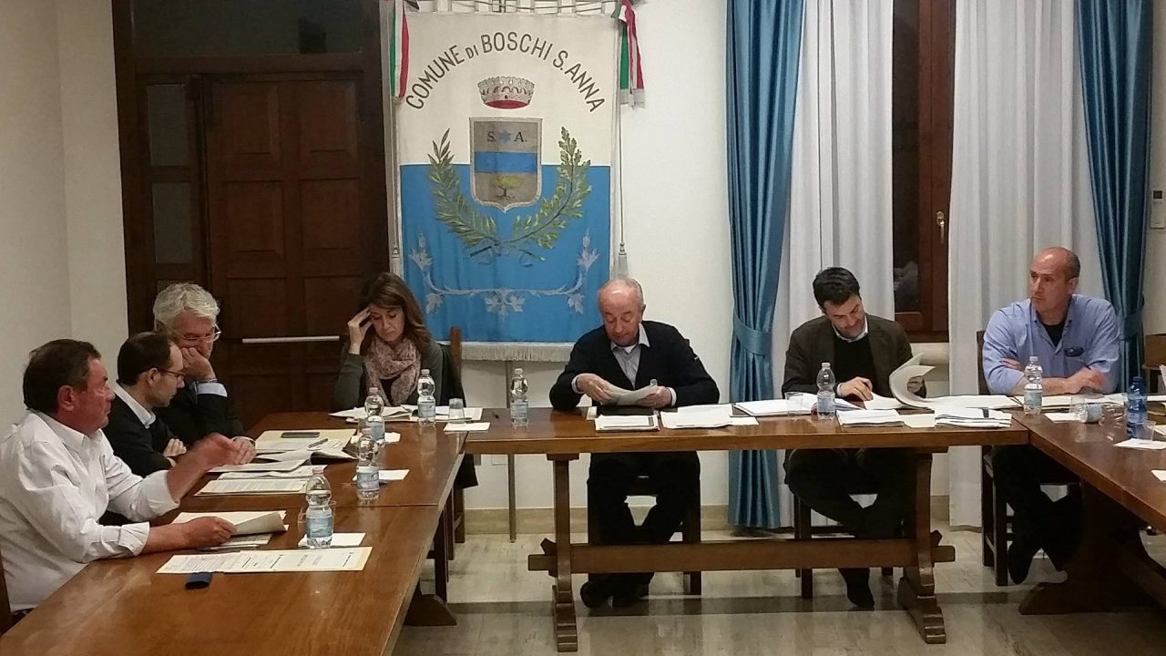 Consiglio comunale fiume a Boschi Sant’Anna