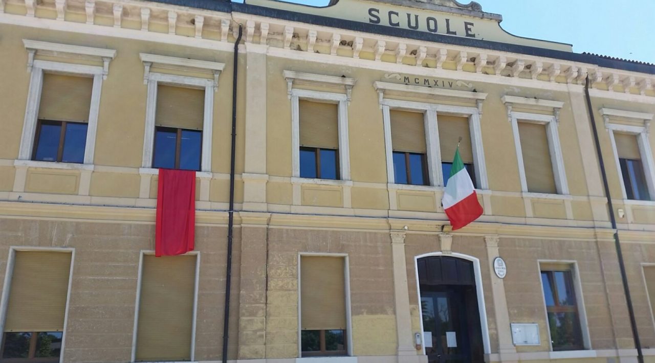 Laboratorio di carta riciclata per i bambini della Scuola dell’infanzia di Bardolino