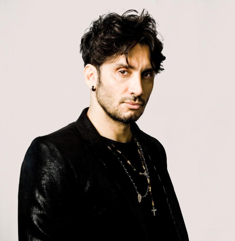 Fabrizio Moro al centro commerciale La GrandeMela