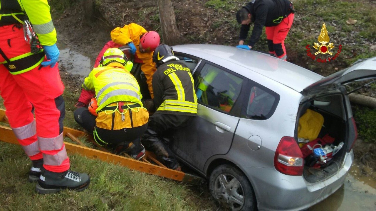 Incidente a Zimella un pensionato finisce nel fosso