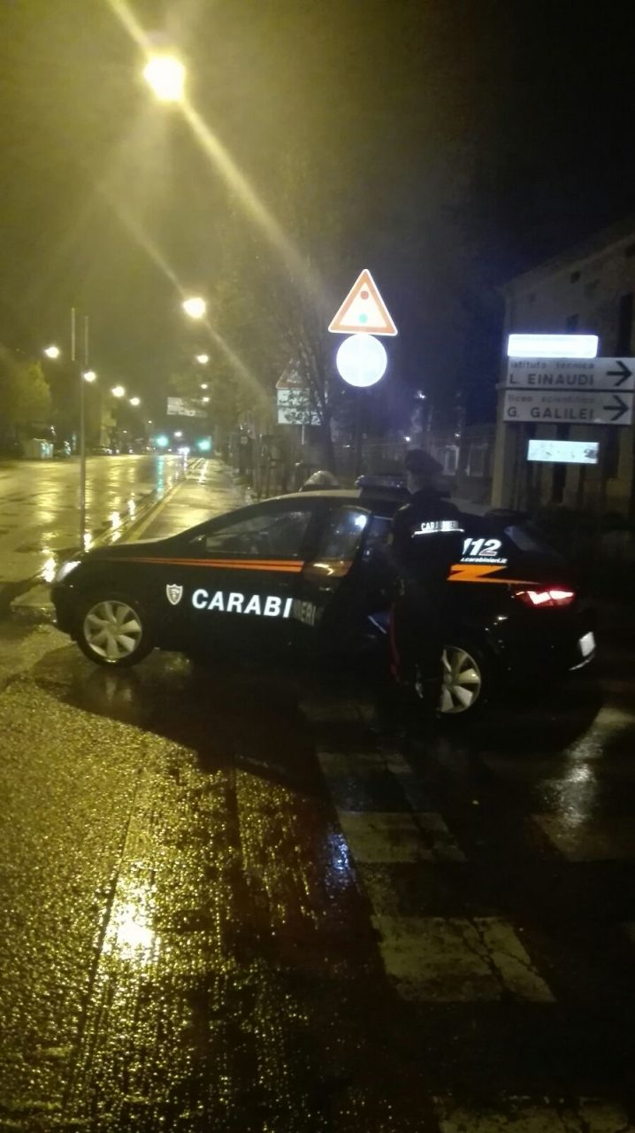 Evade dai domiciliari e viene beccato dai carabinieri