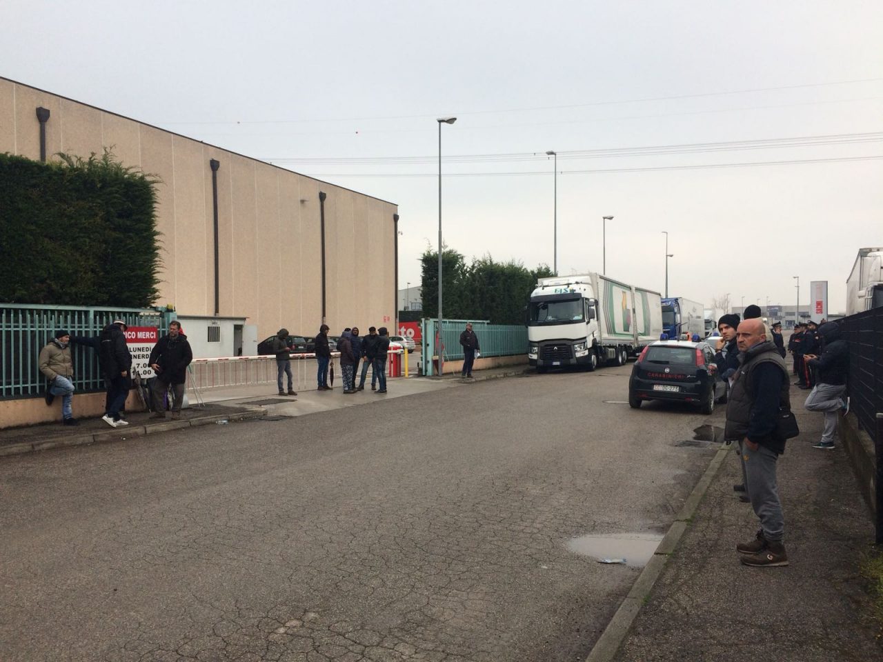 Sciopero lavoratori al magazzino logistico di Rossetto