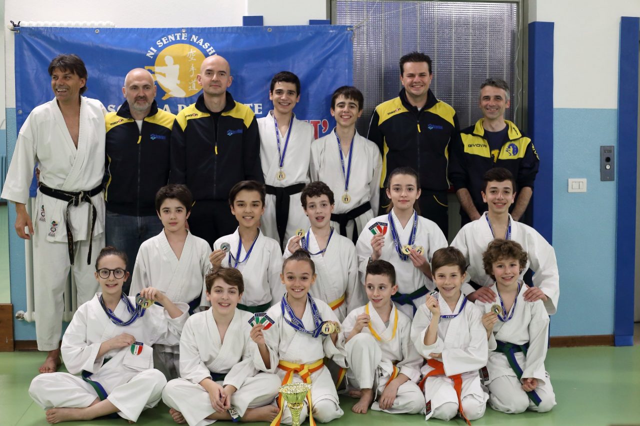 Campionato di karate pioggia di premi a Dossobuono