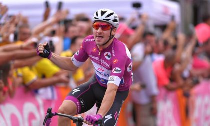 Giro d'Italia Elia Viviani cala il poker suo anche il traguardo di Iseo