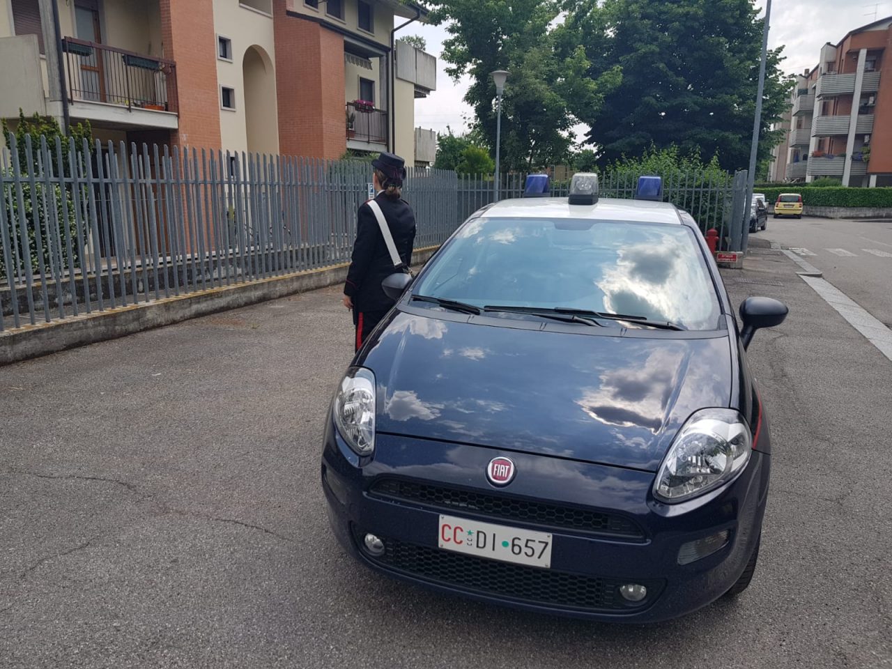 Evade dagli arresti domiciliari, arrestato