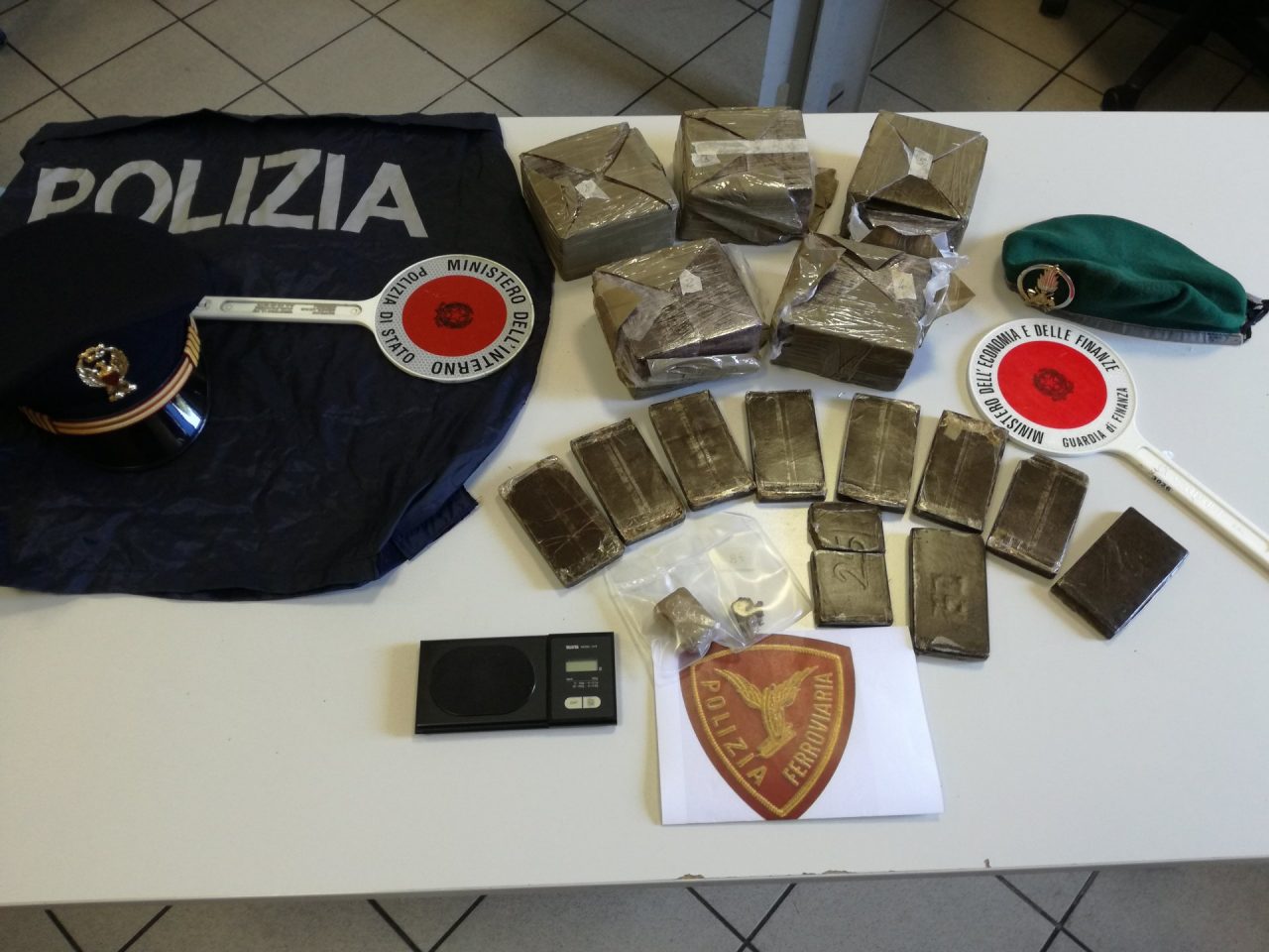 Ragazza 21enne trovata con 6Kg di droga