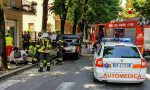 Auto si rovescia a seguito di un incidente