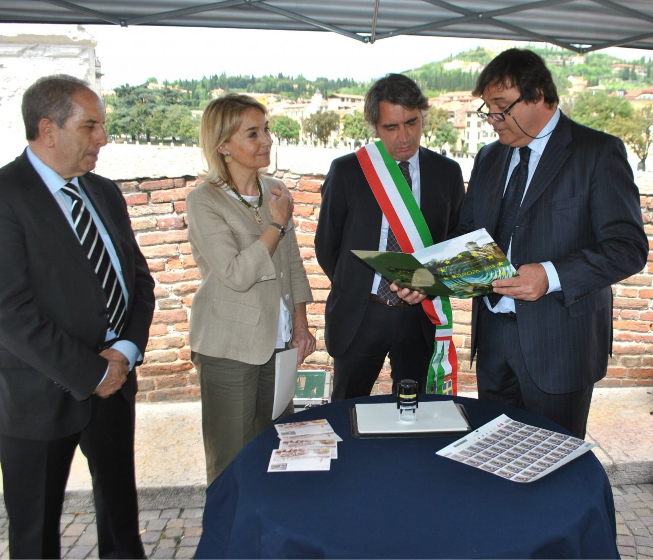 Speciale annullo filatelico Ponte Pietra