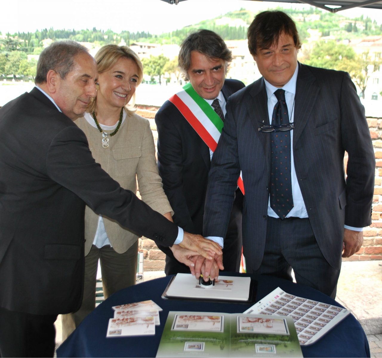 Speciale annullo filatelico Ponte Pietra