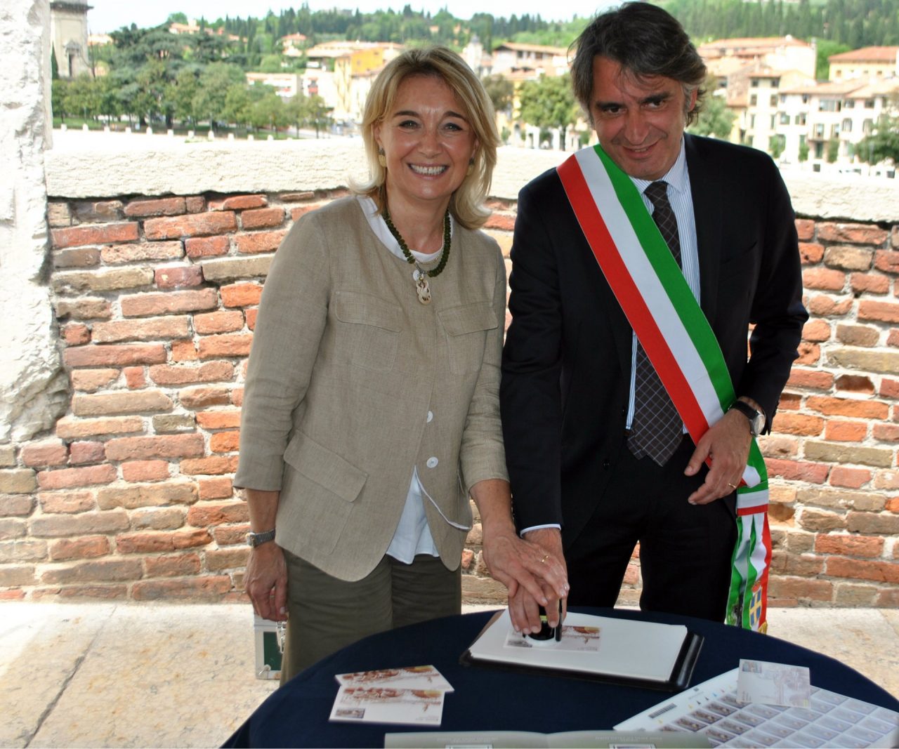 Speciale annullo filatelico Ponte Pietra