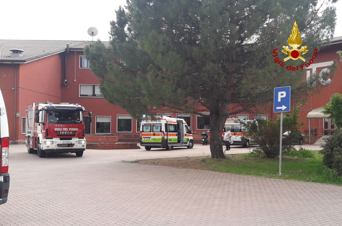 Spray urticante a scuola