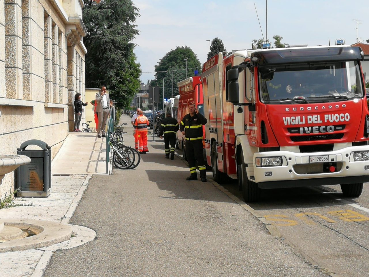 Sostanza urticante a scuola evacuati gli studenti