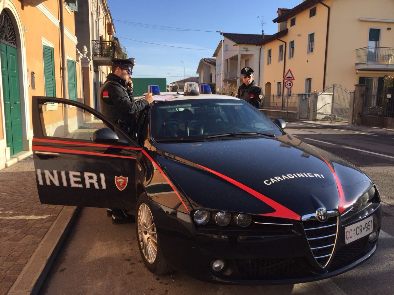 Nomade tenta furto fermato dai vicini di casa della vittima